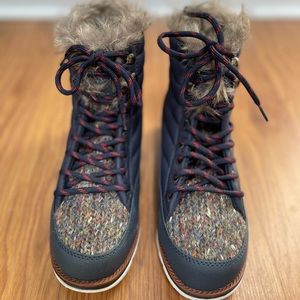 Muk Luks Sigrid navy water resistant boots NWT